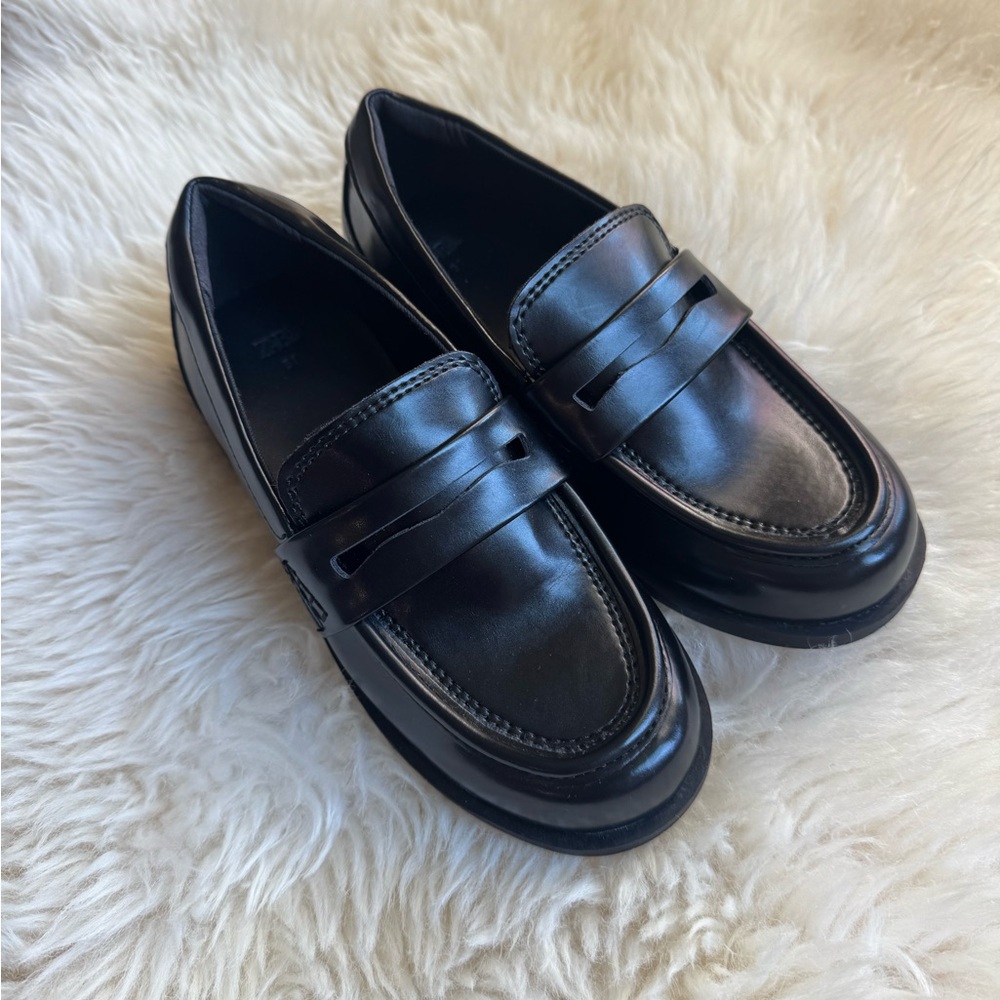 Zara kids Classic Black Loafers size 12.5 kids